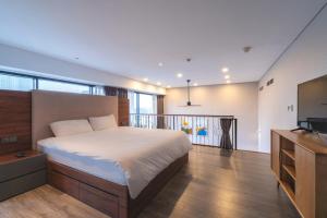 Phòng Có Giường Cỡ King Với Ban Công (King Room with Balcony)