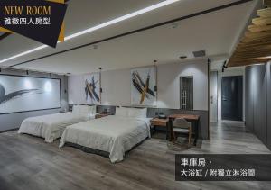 Elegance Quadruple Room