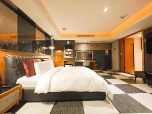 Phòng Deluxe Giường Đôi Có Bồn Tắm (Deluxe Double Room with Bath)
