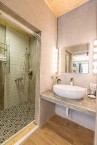 Phòng 2 Giường Đơn Có Sân Hiên (Twin Room with Terrace)