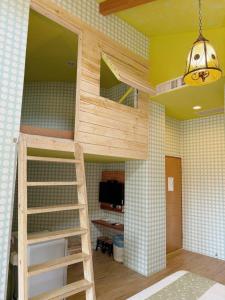 Phòng gia đình với phòng tắm riêng. (Family Room with Private Bathroom)