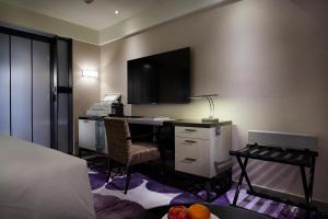 Fullerton Amazing Room