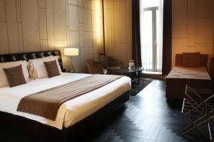 Family Suite room in Piazza Del Gesu' Luxury Suites