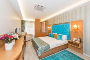 Deluxe Double or Twin Room room in Grand Palace Hotel