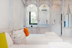 Phòng Gia đình cho 6 người lớn (Family Room for 6 Adults)