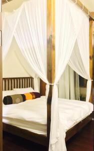 Phòng Giường Đôi Có Ban Công (Double Room with Balcony)