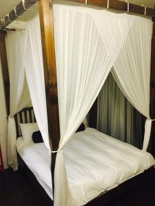 Phòng Giường Đôi Có Ban Công (Double Room with Balcony)