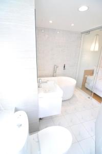 Phòng VIP giường đôi (VIP Double Room)