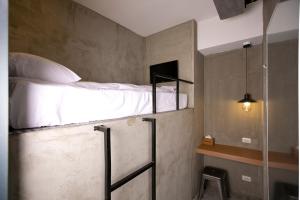 Phòng Đơn Với Phòng Tắm Chung (Single Room with Shared Bathroom)