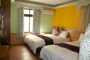 Phòng Bốn Người Có Phòng Tắm Riêng (Quadruple Room with Private Bathroom)