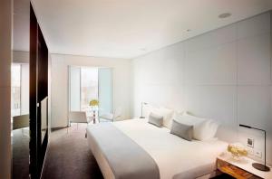 Superior Double Room room in ME London by Melia