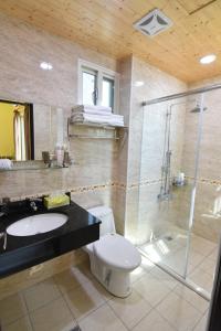Phòng Có Giường Cỡ Queen Với Ban Công (Queen Room with Balcony)
