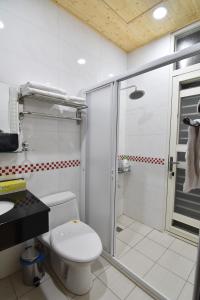 Phòng Giường Đôi Có Phòng Tắm Riêng (Double Room with Private Bathroom)