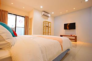 Phòng Tiêu Chuẩn Giường Đôi/2 Giường Đơn Có Ban Công (Standard Double or Twin Room with Balcony)