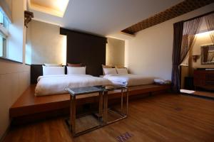 Phòng 4 Người Có Bồn Tắm (Quadruple Room with Bath)