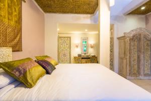 Phòng Đôi Cao Cấp (Superior Double Room)