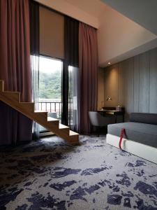 Suite Deluxe Loft có Ban công (Deluxe Loft Suite with Balcony)