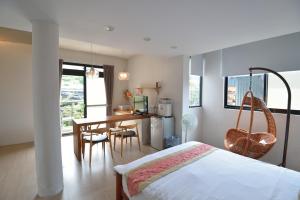 Phòng Giường Đôi Nhìn Ra Núi (Double Room with Mountain View)