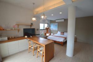 Phòng Giường Đôi Nhìn Ra Núi (Double Room with Mountain View)