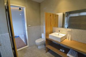 Phòng Giường Đôi có Ban công và Nhìn ra Biển (Double Room with Balcony and Sea View)