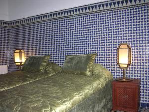 Qrakeb Twin Room room in Riad Au 20 Jasmins