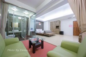 Phòng giường đôi lớn (Large Double Room)