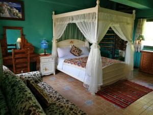 Phòng Bốn Người Hướng Biển (Sea View Quadruple Room)