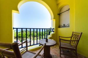 Phòng Giường Đôi có Ban công và Nhìn ra Biển (Double Room with Balcony and Sea View)