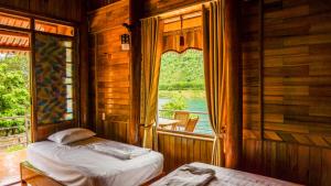 Phòng Giường Đôi Nhìn Ra Sông (Double Room with River View)