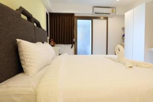 Phòng Deluxe Giường Đôi/2 Giường Đơn - Dịch vụ Đưa đón Sân bay 2 Chiều (Deluxe Double or Twin Room - Roundtrip airport Transfer)