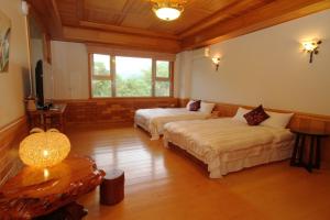 Phòng Luxury 4 Người (Luxury Quadruple Room)