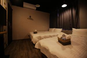 Phòng 4 Người Có Phòng Tắm Chung (Quadruple Room with Shared Bathroom)