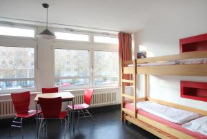 Quadruple Room over 27 years room in Jugendherberge-Berlin-International