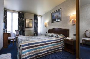 Standard Double Room room in Hotel Meslay Republique