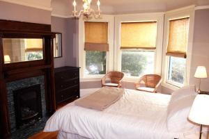 Two-Bedroom House room in Alpine Terrace House