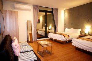 Phòng Deluxe 4 Người (Deluxe Quadruple Room)