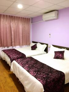 Phòng 4 Người Có Phòng Tắm (Quadruple Room with Bathroom)