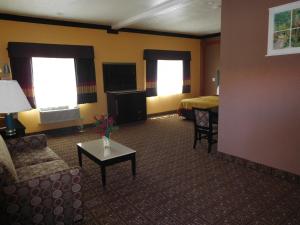 King Suite with Sofa Bed room in Diamond Inn
