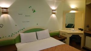 Phòng Giường Đôi Có Phòng Tắm Riêng (Double Room with Private Bathroom)