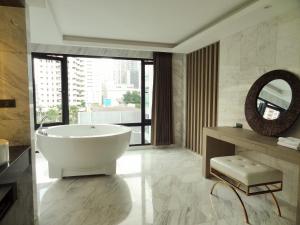 Suite có bồn tắm Jacuzzi (Jacuzzi Suite)