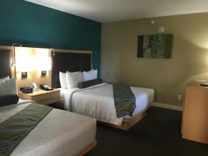 Queen Room with Two Queen Beds - Non-Smoking room in Best Western Plus South Coast Inn