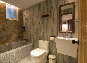 Phòng Deluxe 2 giường có phòng tắm (Deluxe Twin Room with Bathroom)