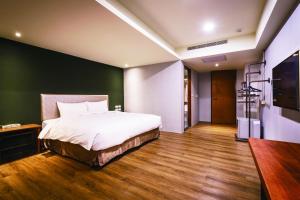 Giường đôi 1 giường Queen (Double 1 Queen Bed)