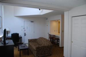 Hawthorn Suites Dallas Love Field - image 2