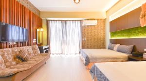 Phòng 4 Người Có Ban Công (Quadruple Room with Balcony)