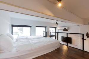 Suite 2 tầng gia đình (Duplex Family Suite)