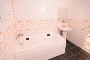 Phòng Đôi Cao Cấp (Superior Double Room)