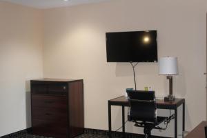 King Room - Smoking  room in Americas Best Value Inn-Near NRG Park/Medical Center