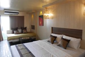 Deluxe Double Room room in The Montana Lodge - Sathorn