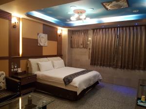 Phòng Deluxe Giường Đôi Có Vòi Sen (Deluxe Double Room with Shower)
